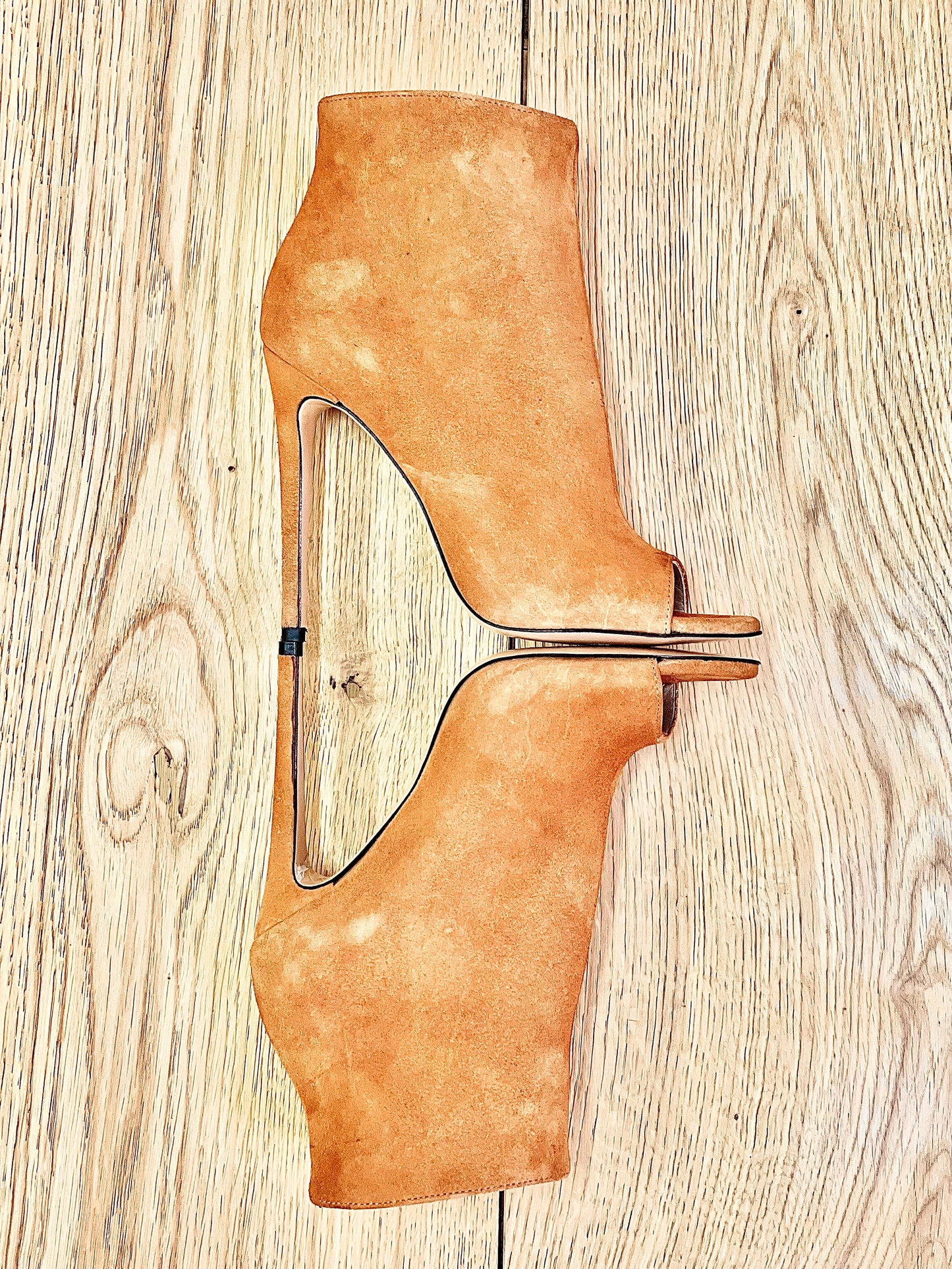 PARIS SUEDE LEATHER