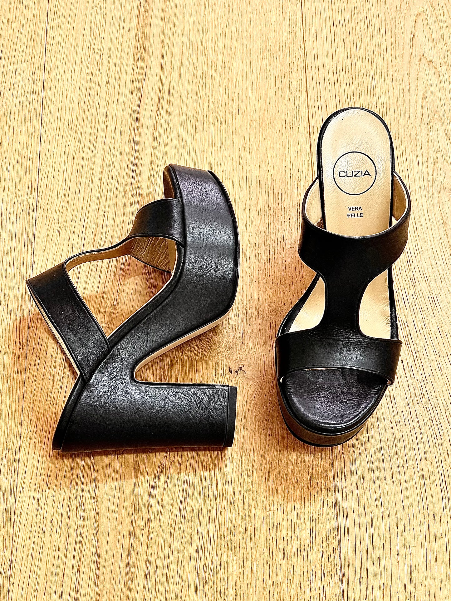 SABRINA LEATHER BLACK