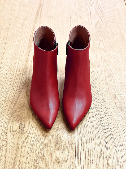 RED LEATHER NICK