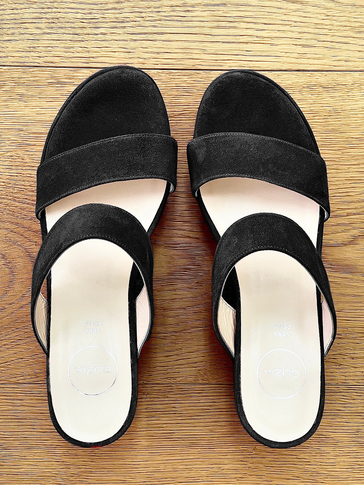 BLACK SUEDE GAL