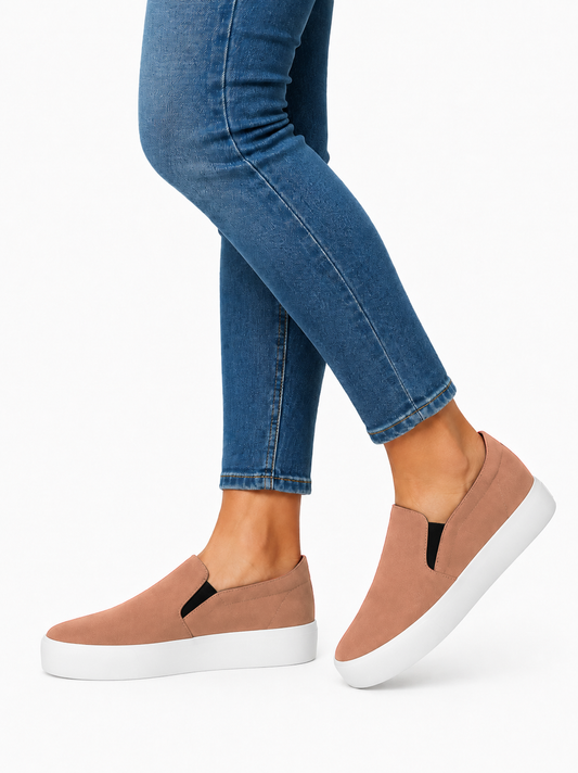 KIRI DE ANTE NUDE