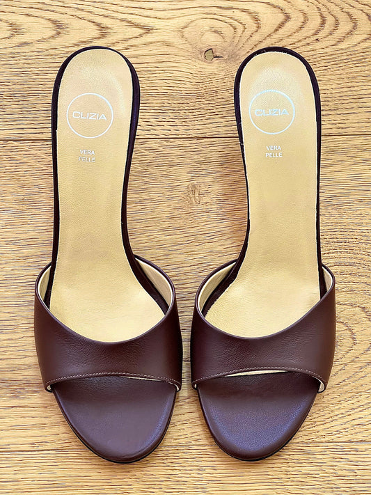 MORENA CUERO MARRON