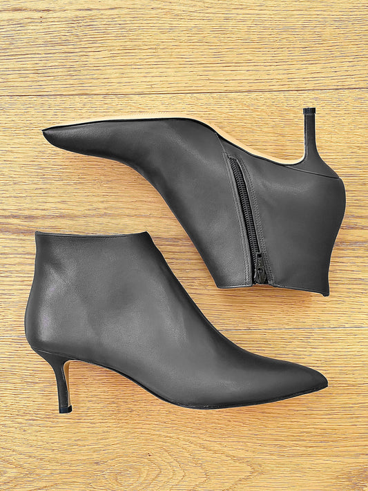 TETA DE CUERO GRIS