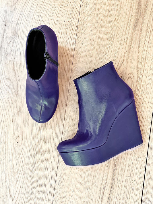 BOTA DE CUERO AZUL