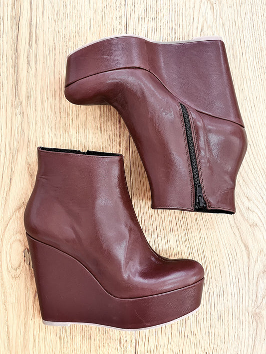 BOTA DE CUERO MARRÓN