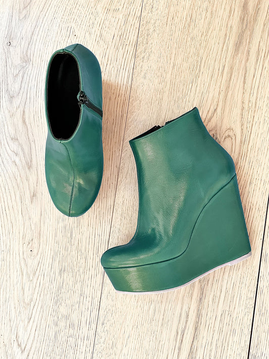 BOTA DE CUERO VERDE