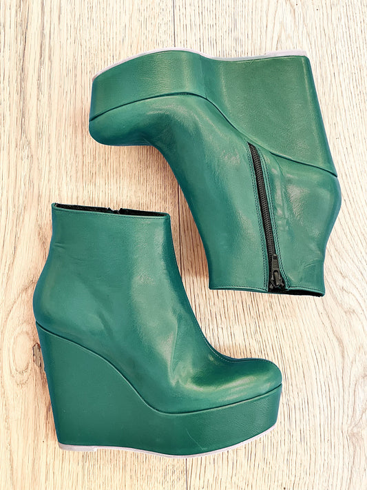 BOTA DE CUERO VERDE