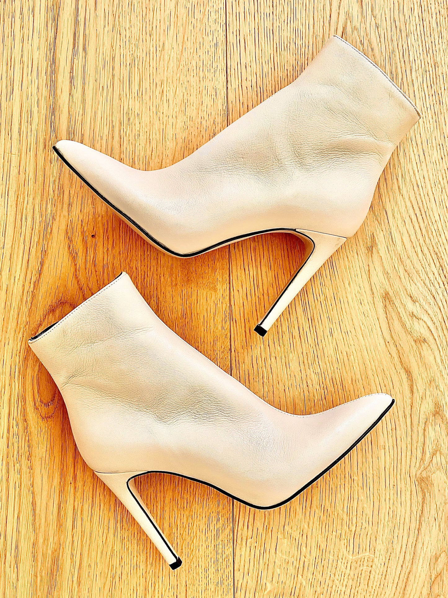 CUERO BEIGE DE NACIMIENTO