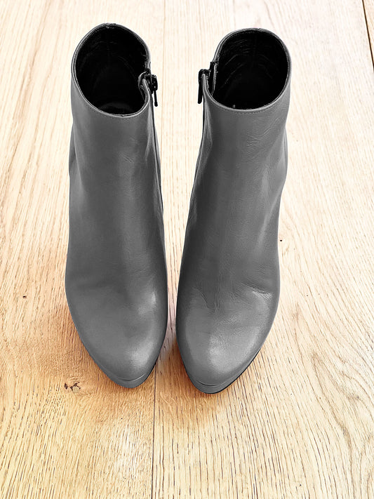 LOREN CUERO GRIS