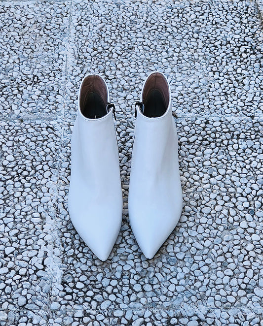 TETAS DE CUERO BLANCO