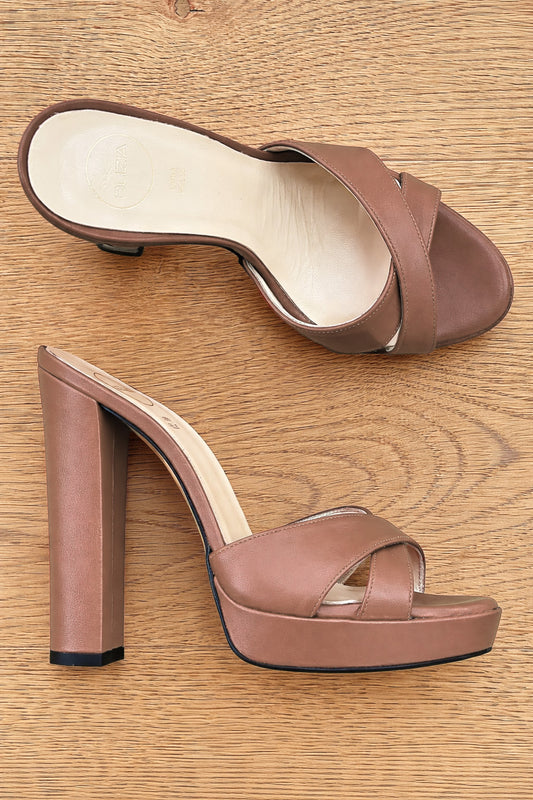 GAEL NUDE-NAHKA