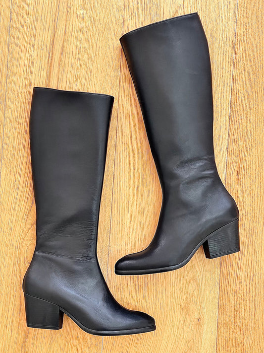 MUSTA NAHKA