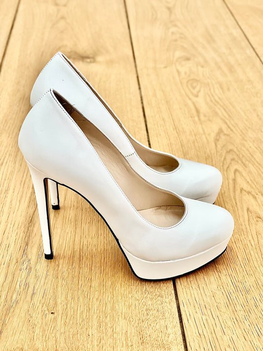 EVEN WHITE