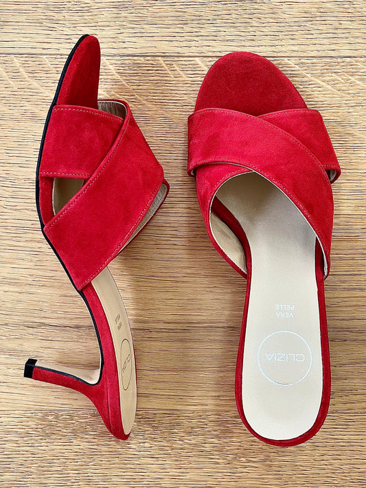 RED SUEDE ZURI