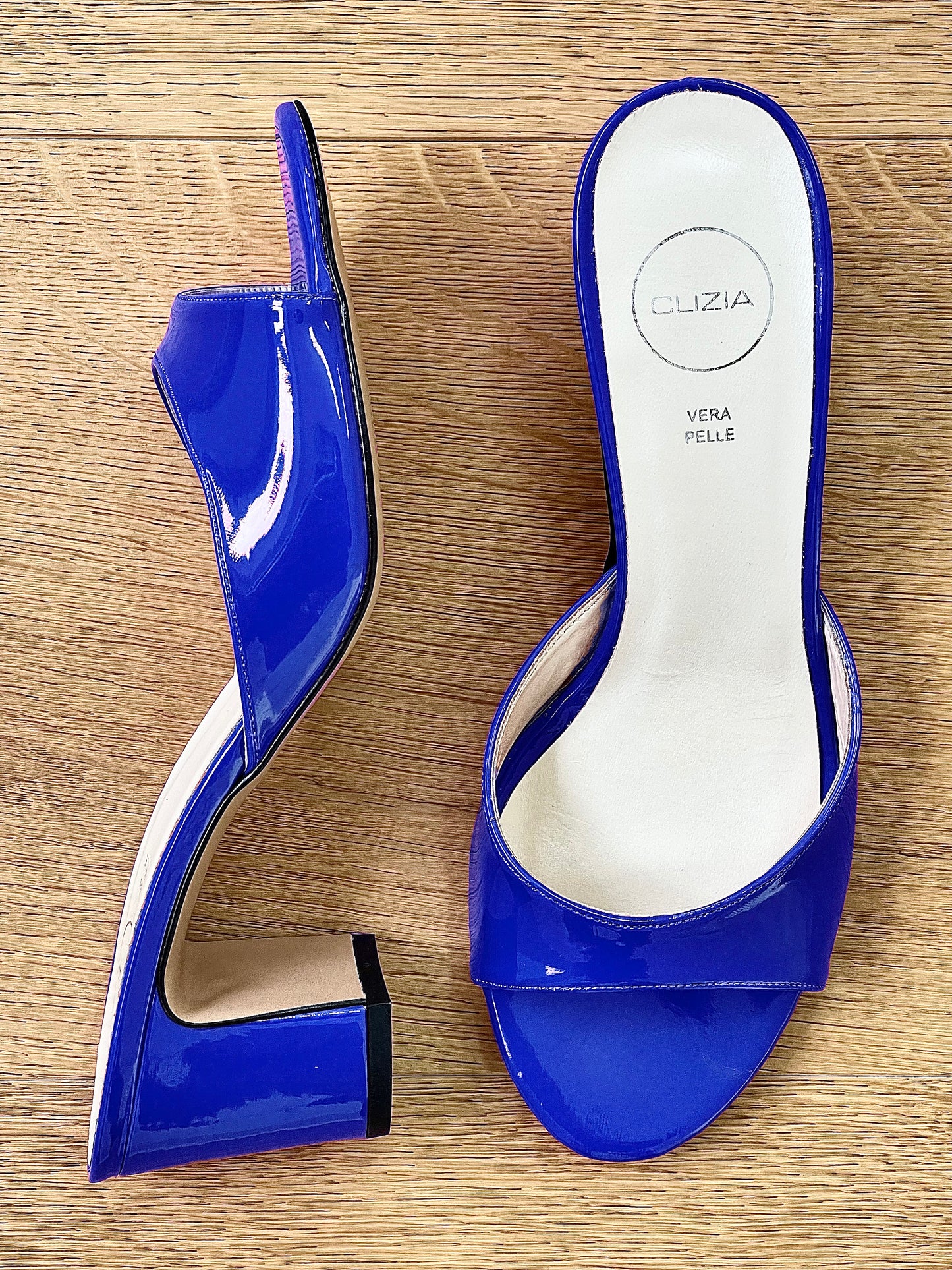 CUIR VERNI BLEU AZAI