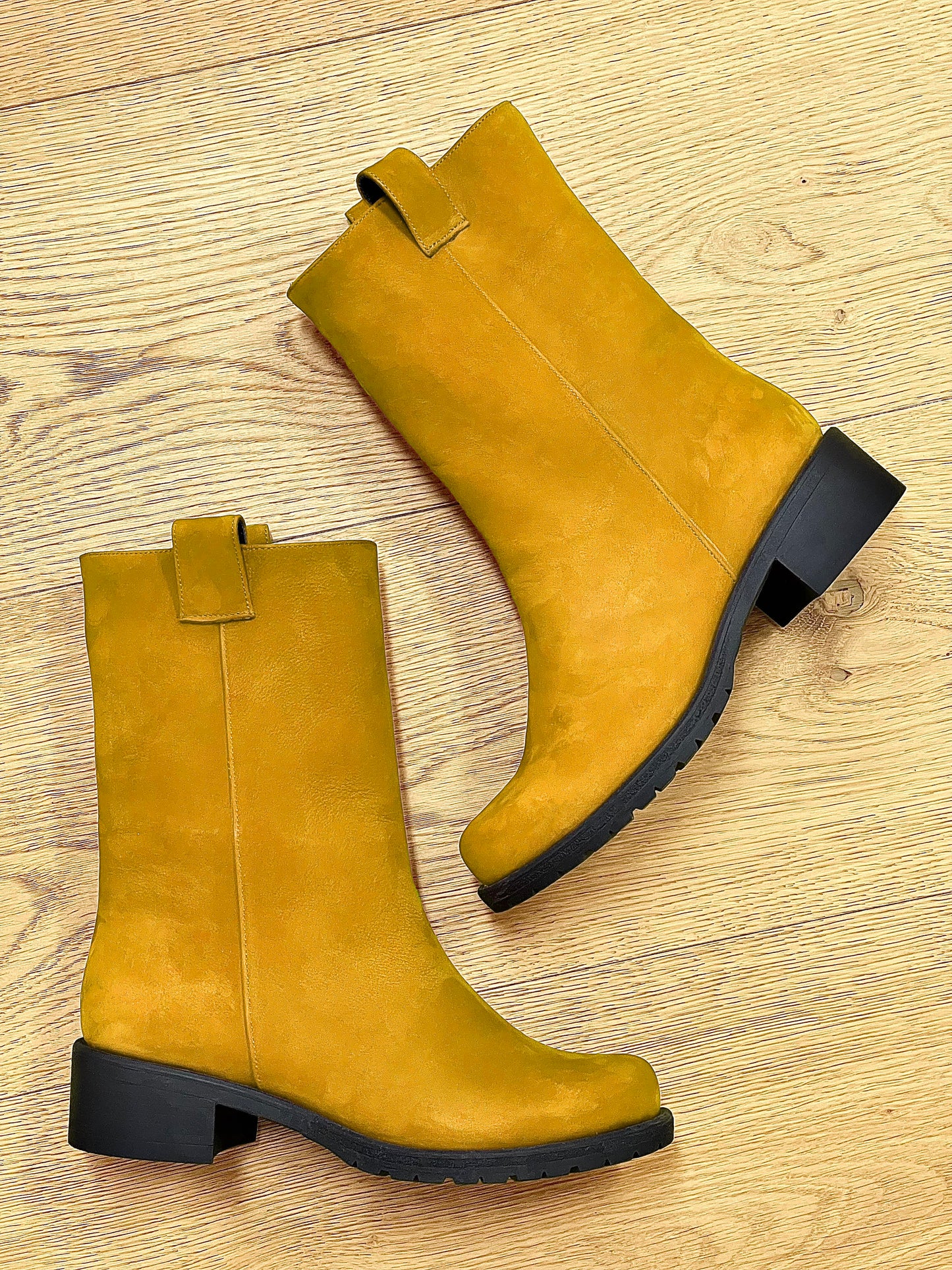 ATLAS NUBUCK OCRE