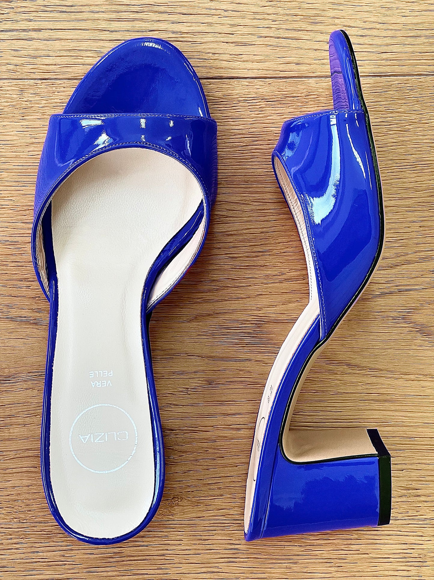 CUIR VERNI BLEU AZAI