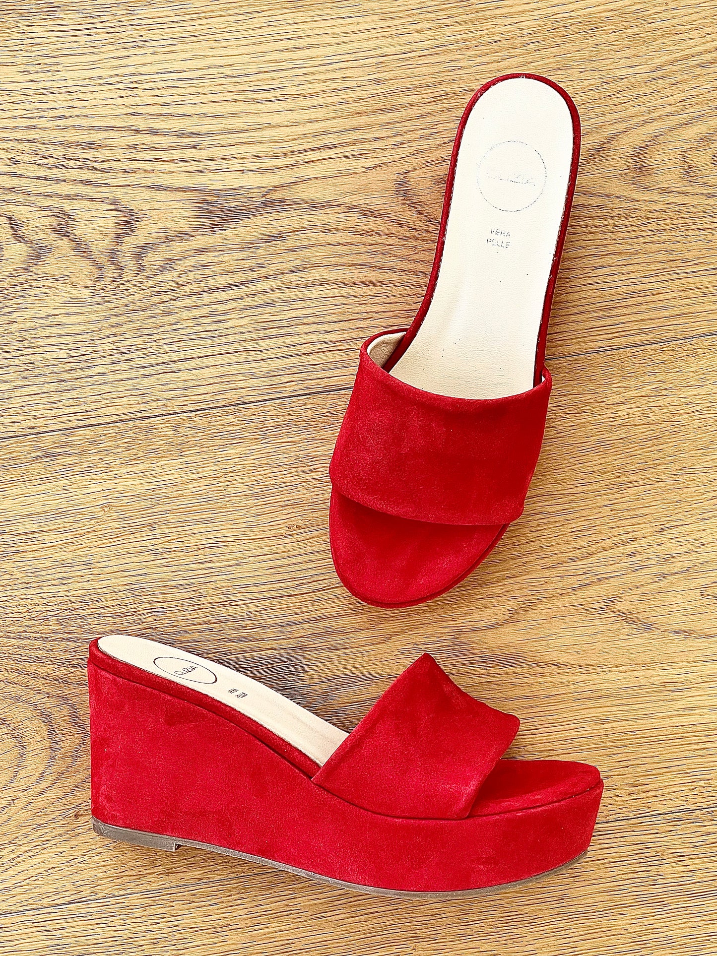 ARON RED SUEDE