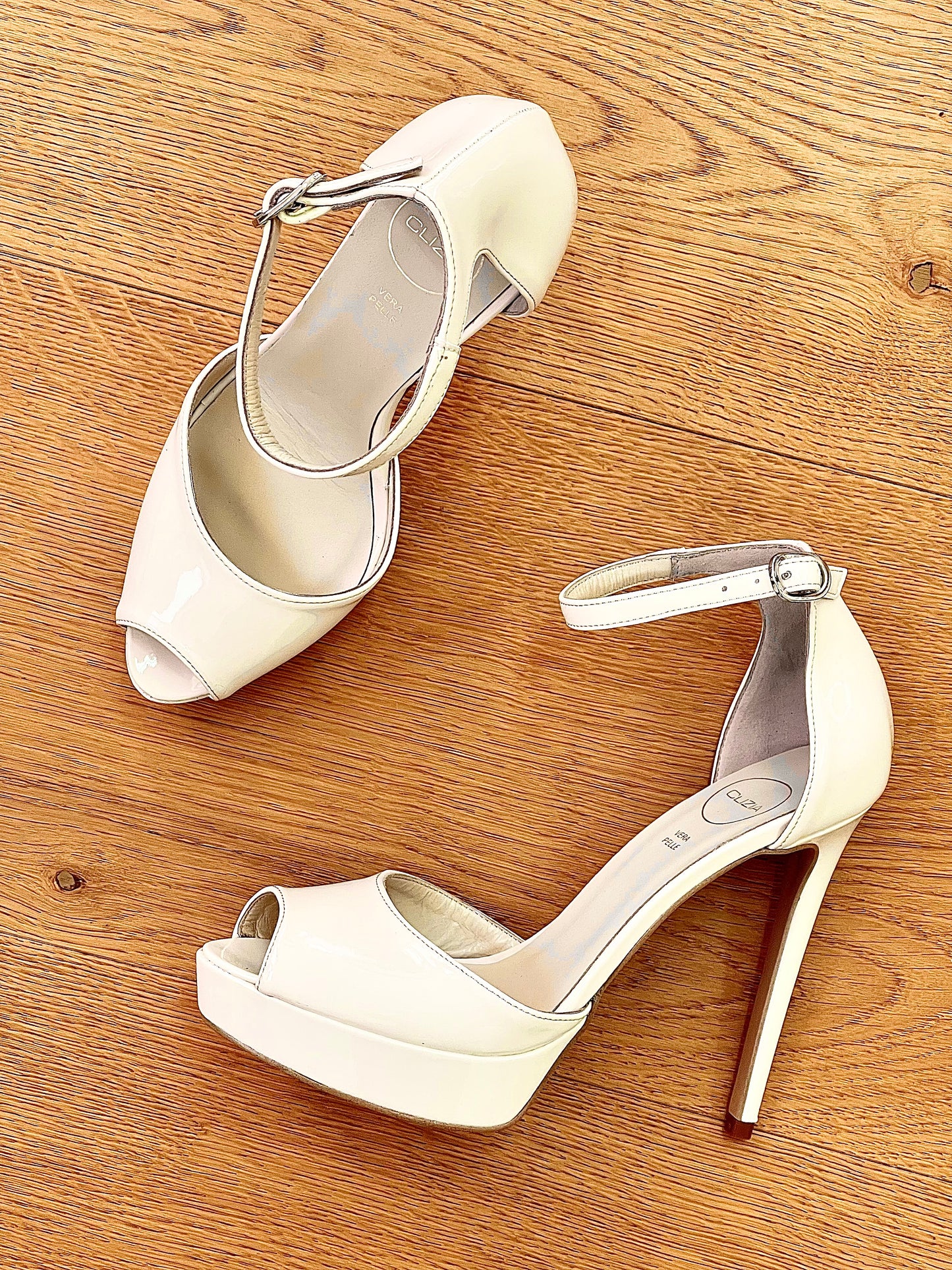 HALLE BEIGE EN CUIR VERNI