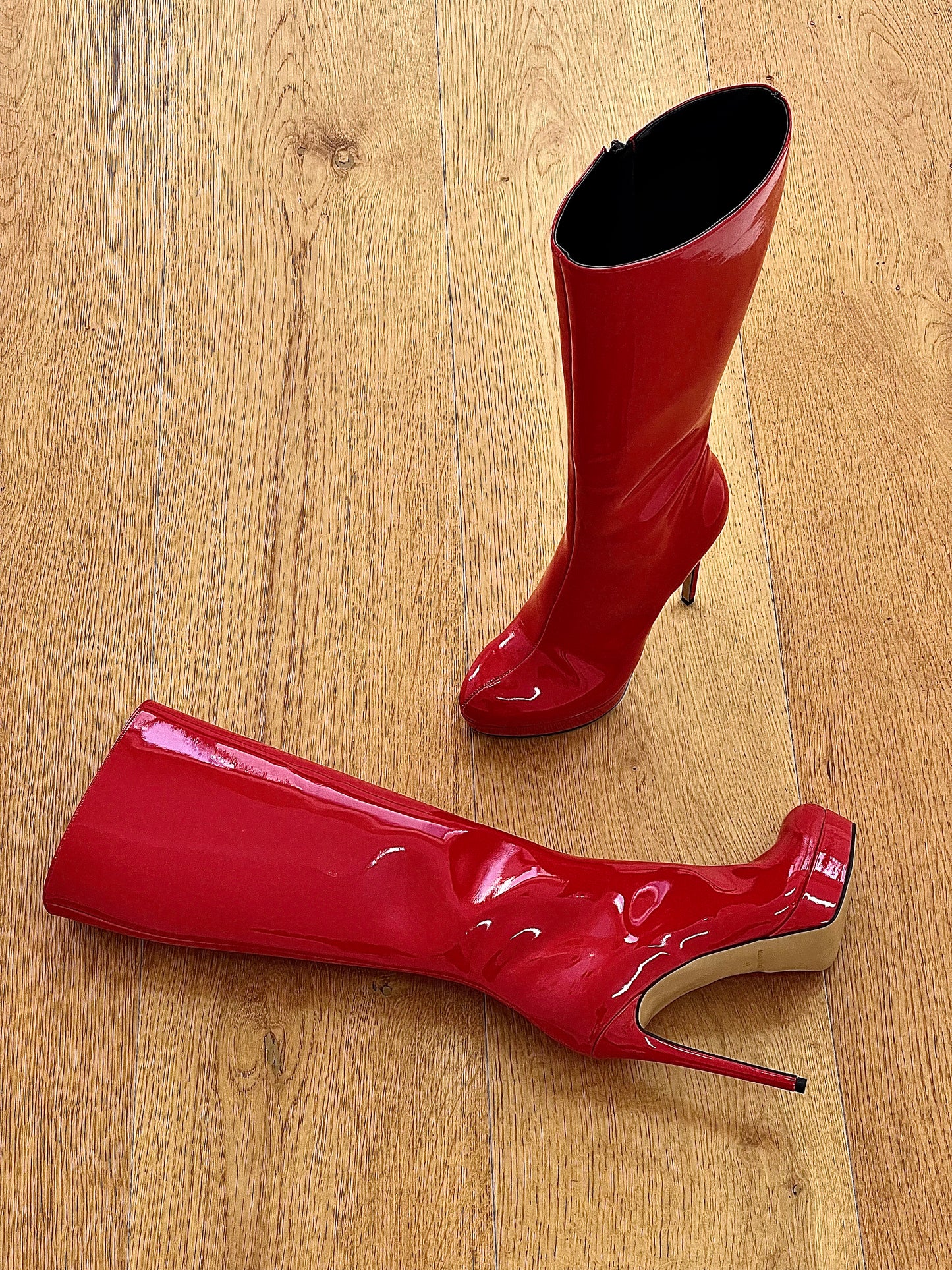 PEINTURE ROUGE URSULA