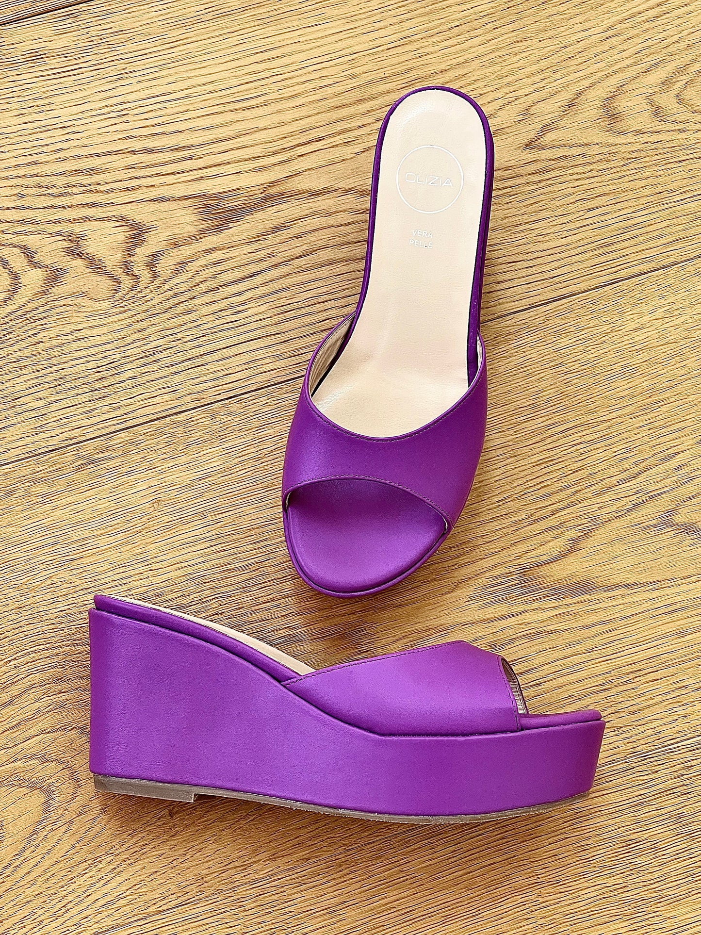 CUIR VIOLET VENUS