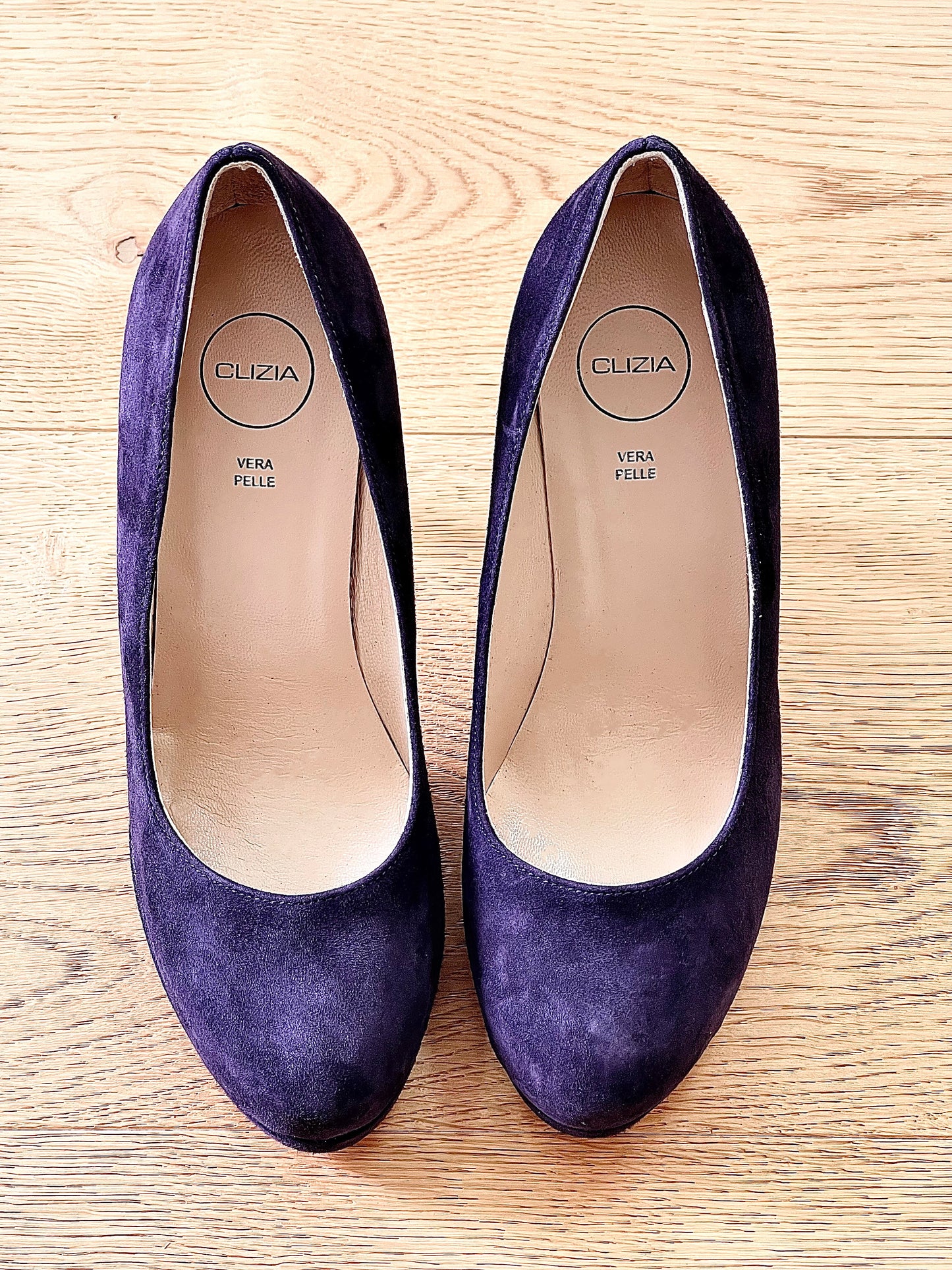 ANNA SUEDE PLUM