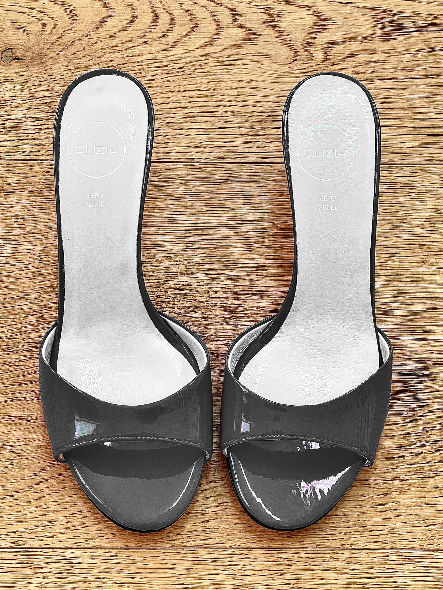 CUIR VERNI GRIS MORENA