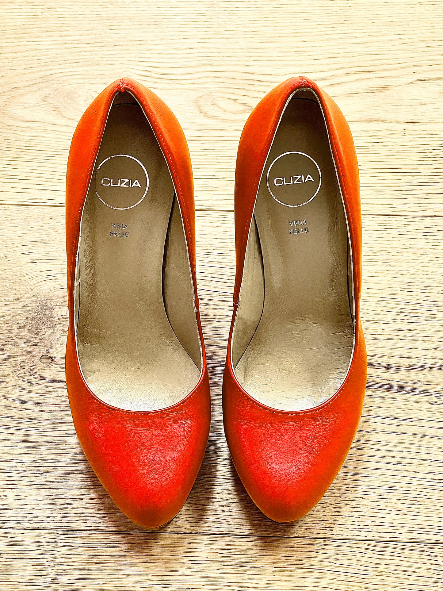 MÊME LE CUIR ORANGE