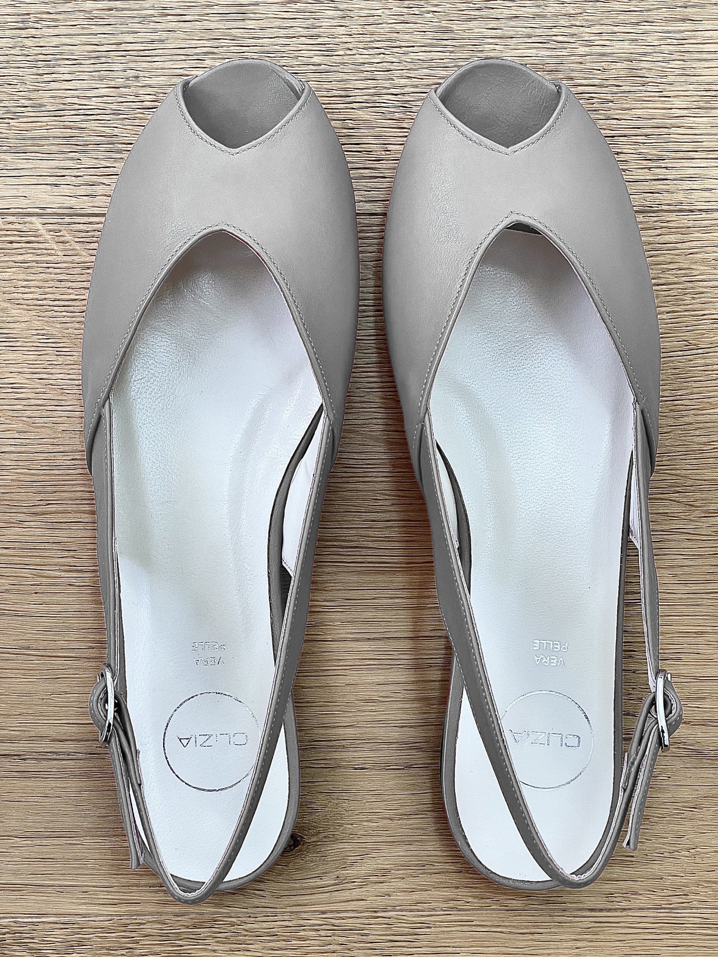 GLACE EN CUIR DE CÈDRE