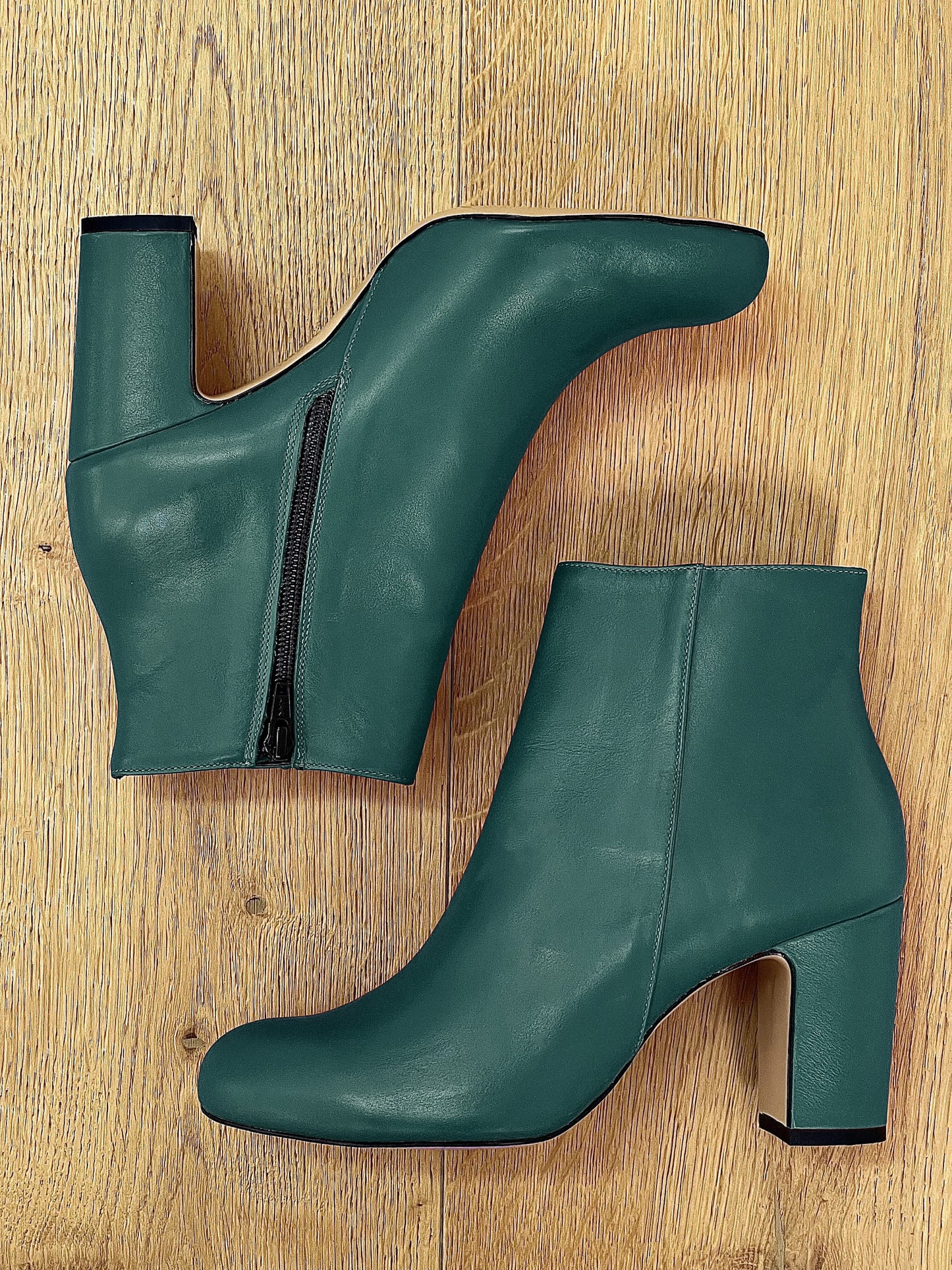 BOUTEILLE EN CUIR DE ROME