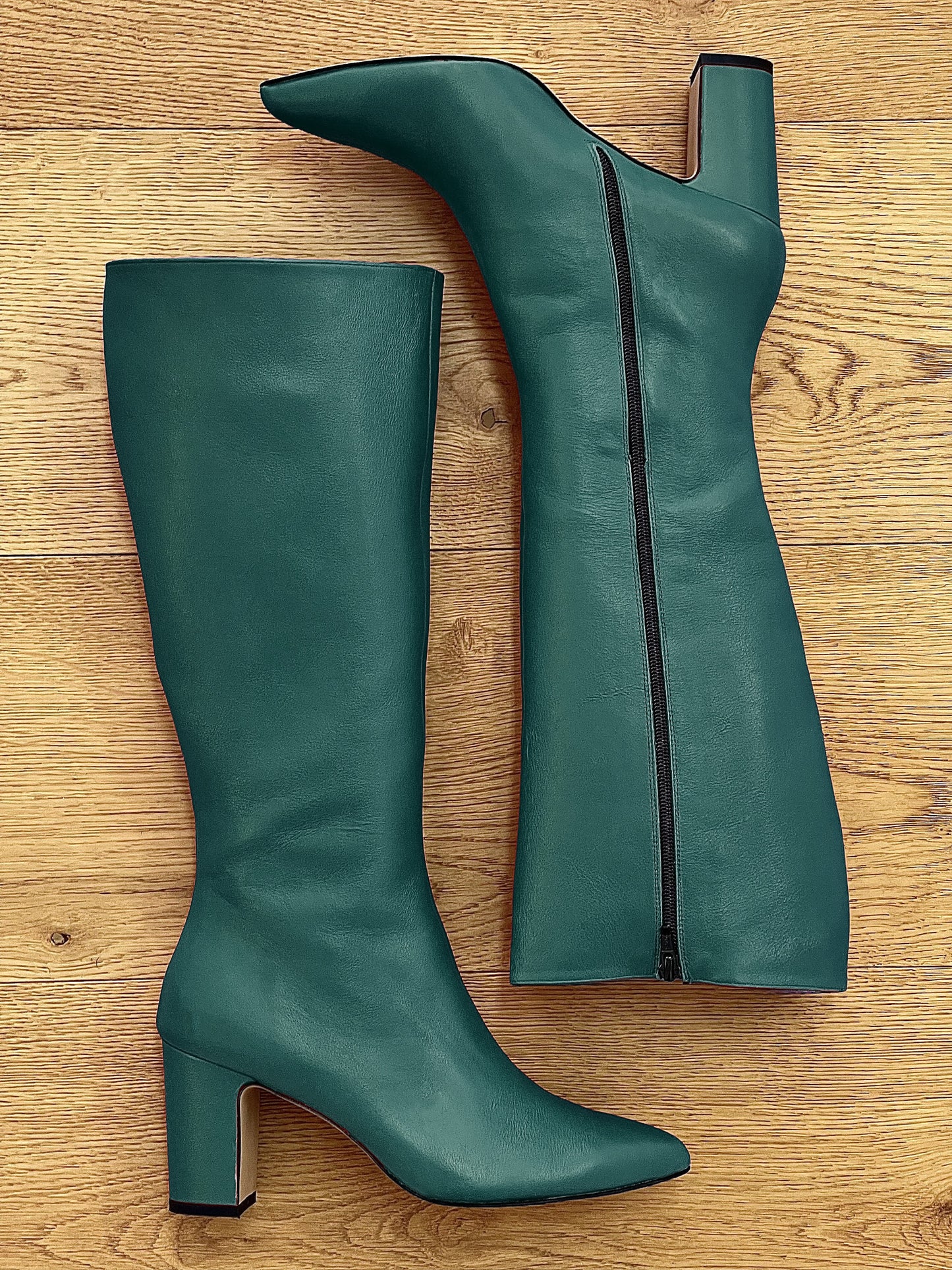 BOUTEILLE EN CUIR DE MARQUE