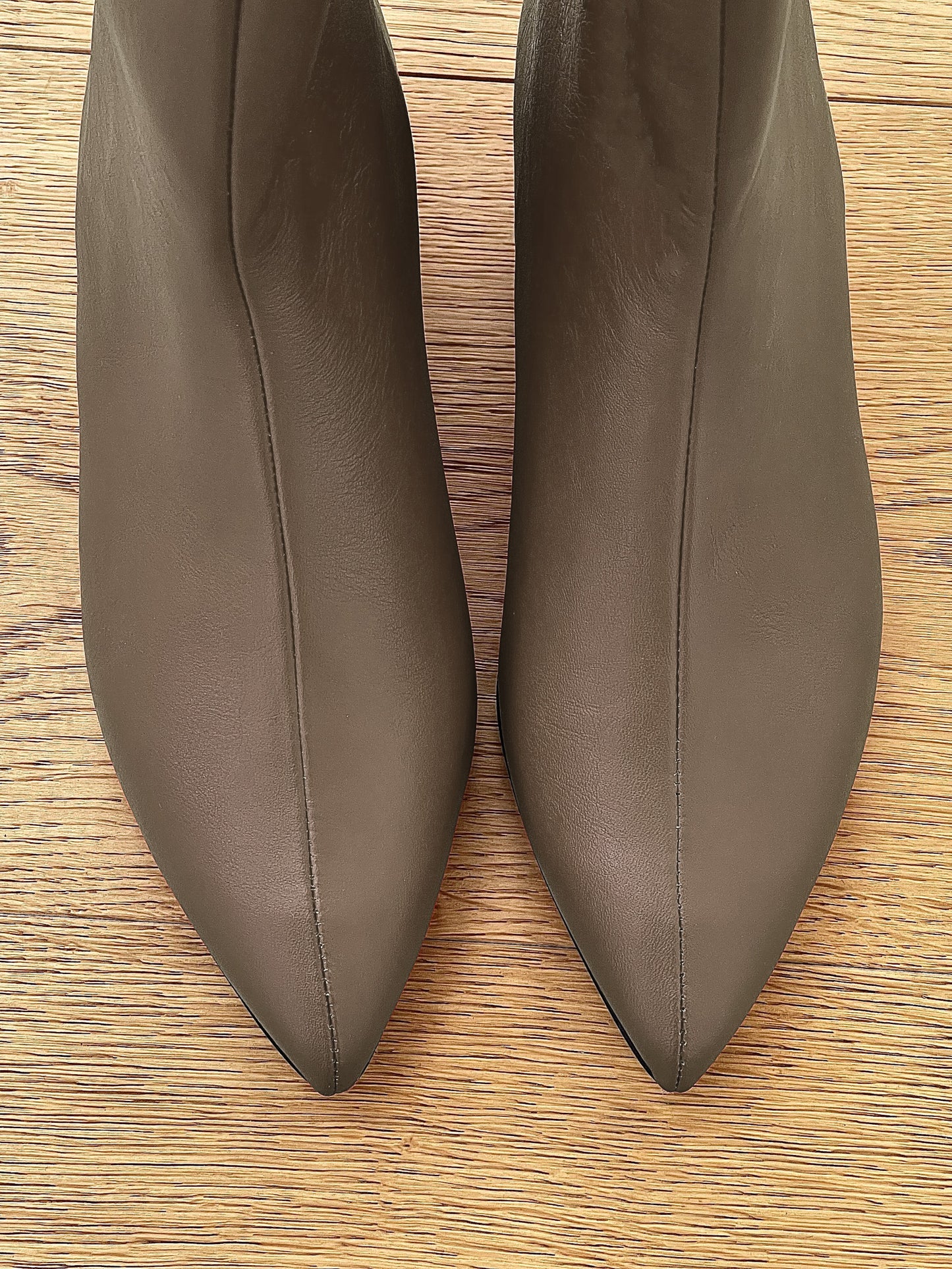 PLANET LEATHER TAUPE