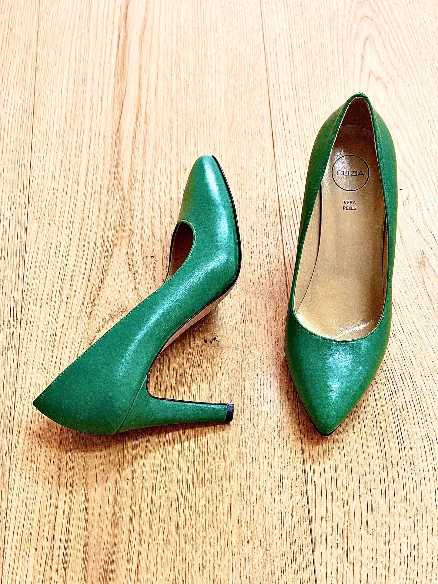 EMY GREEN LEATHER