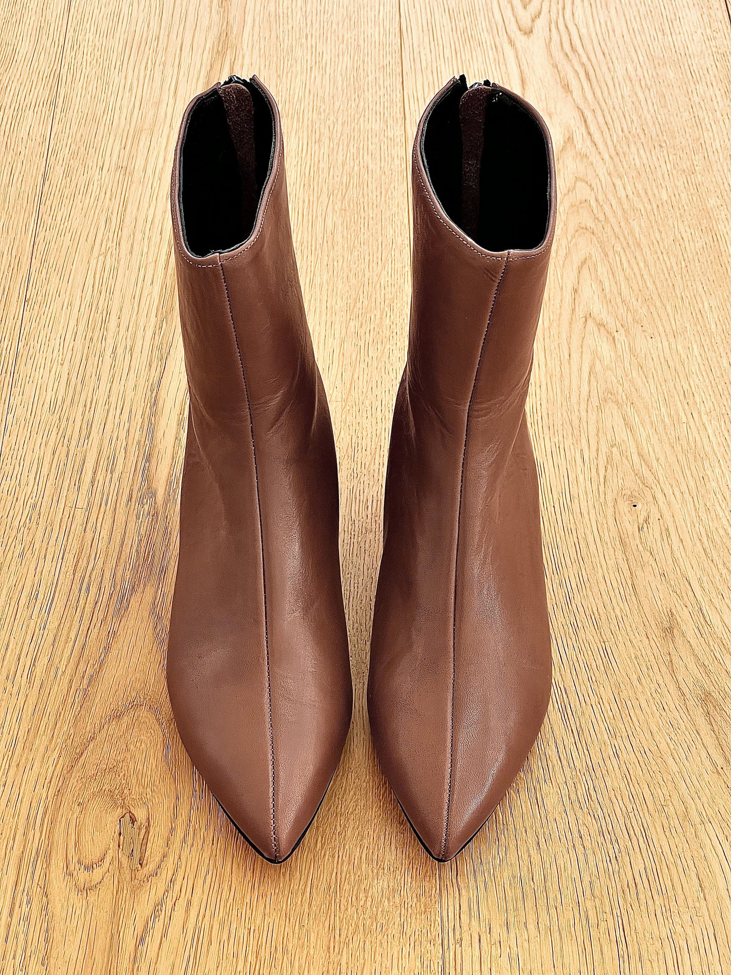 PLANET LEATHER BROWN