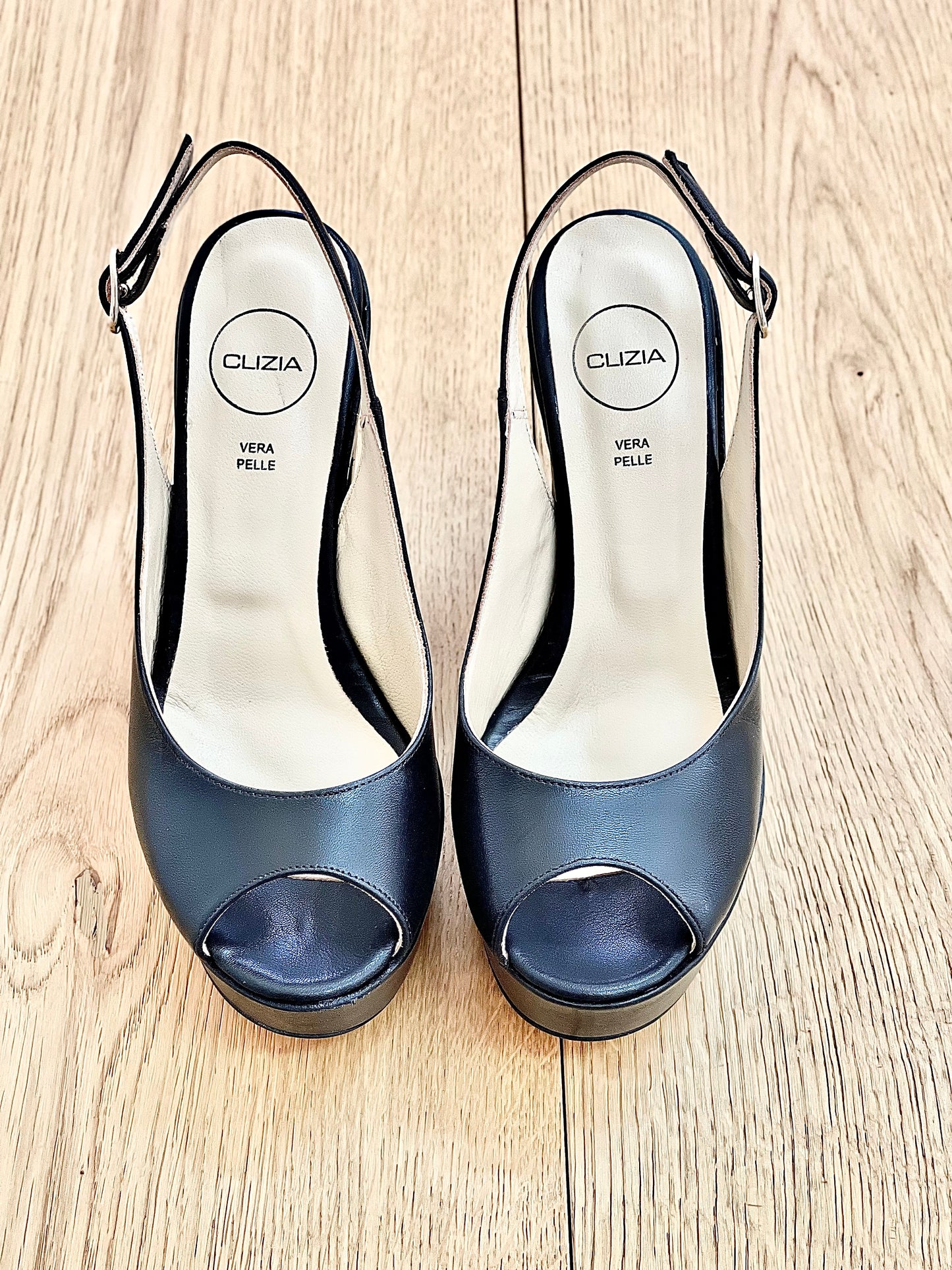 HELLEN LEATHER BLACK