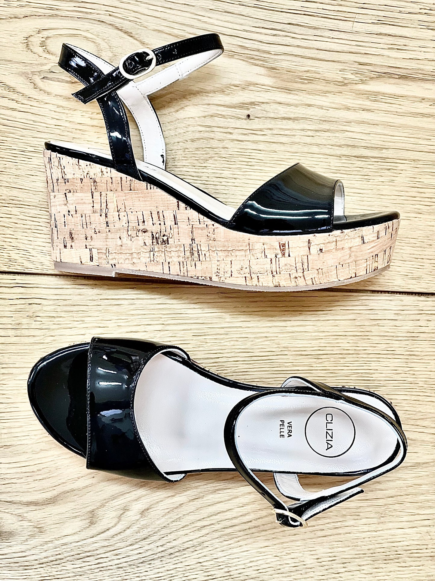 NIKITA CUIR VERNI NOIR