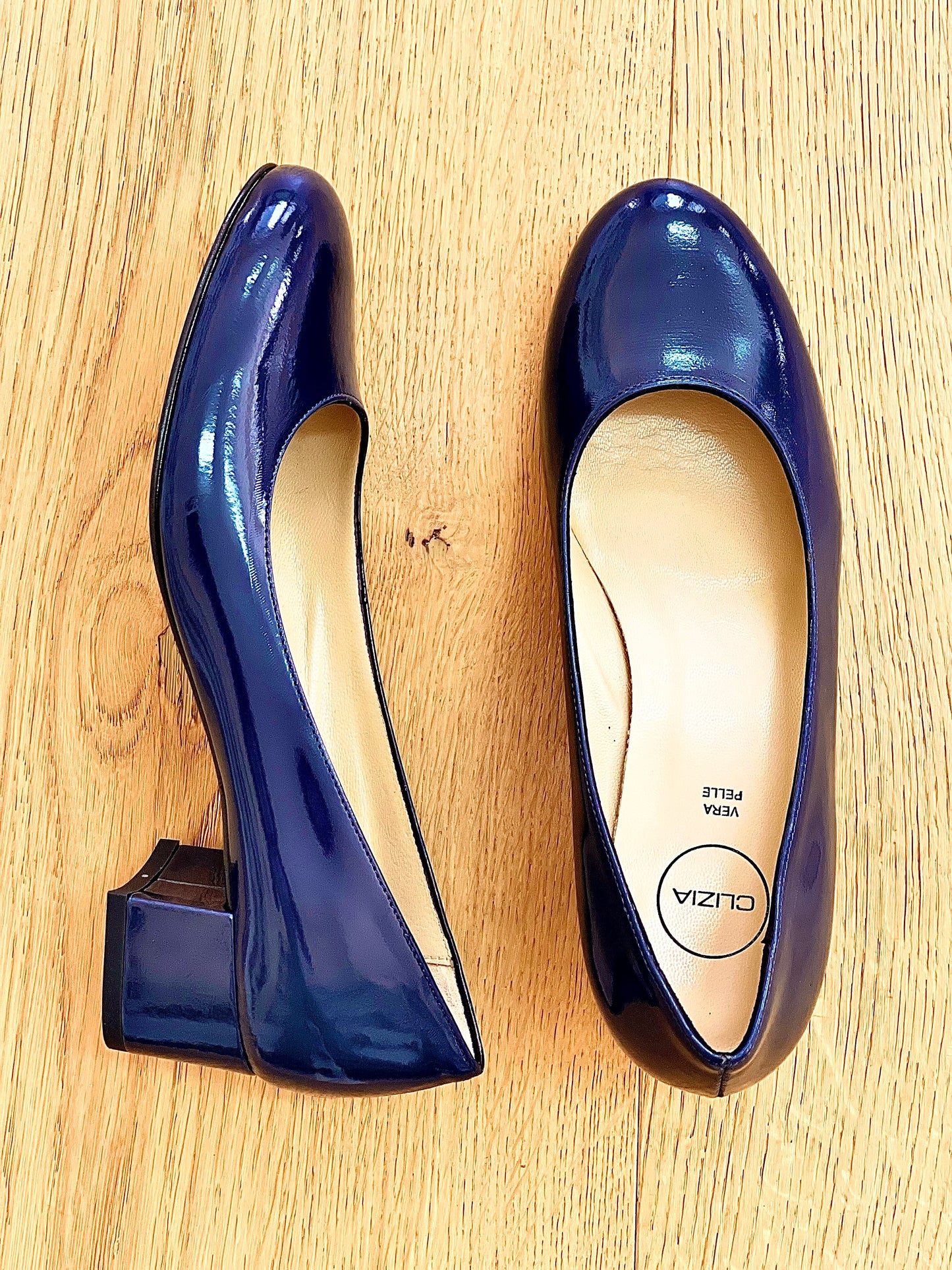 TAYLOR BLEU CUIR VERNI