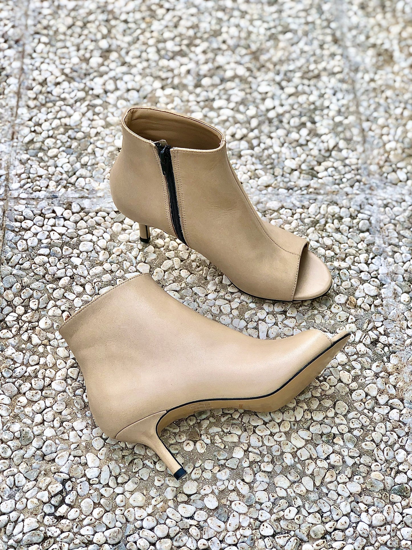 AFRICA BEIGE LEATHER