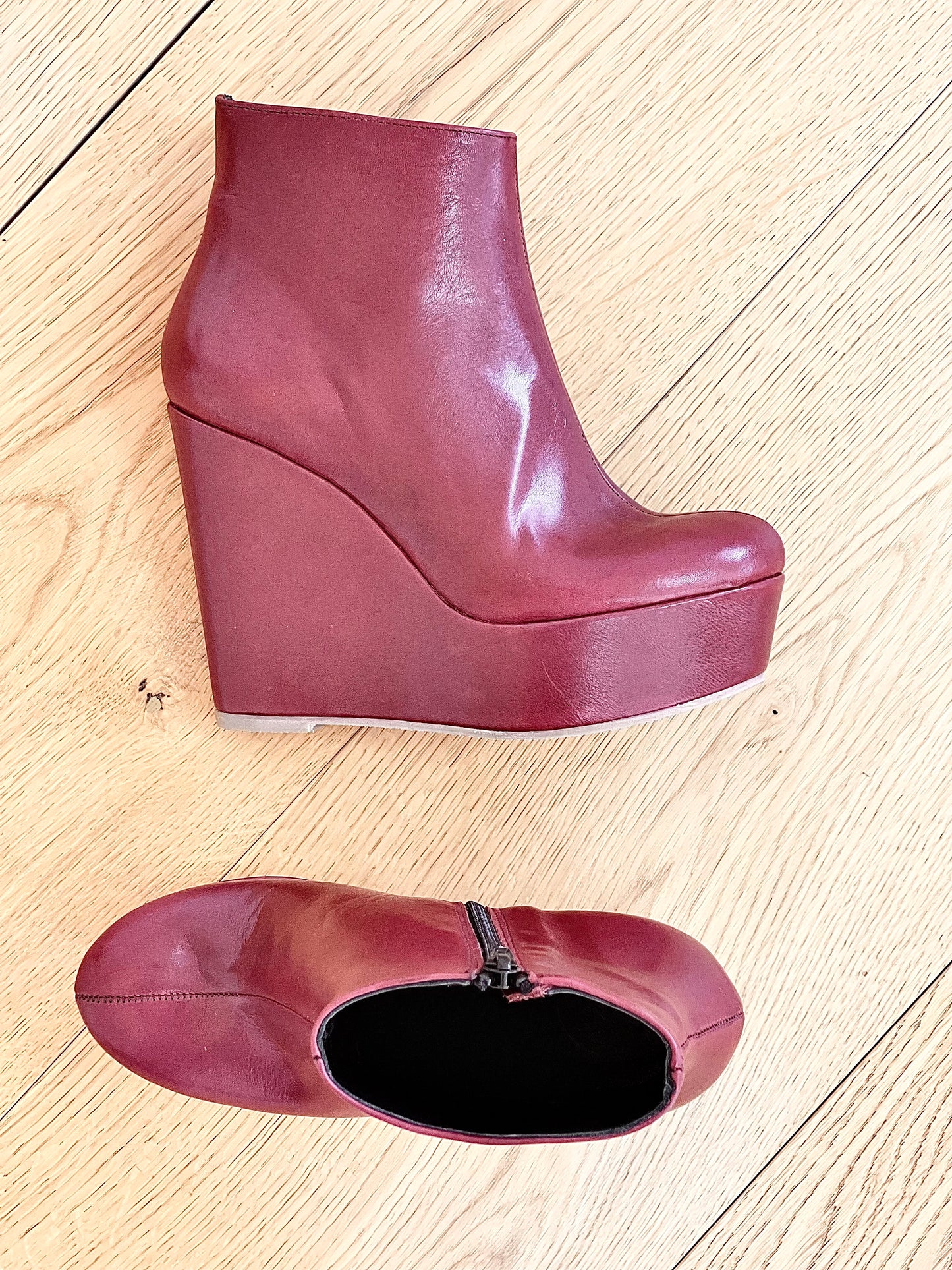 BOTTE EN CUIR BORDEAUX