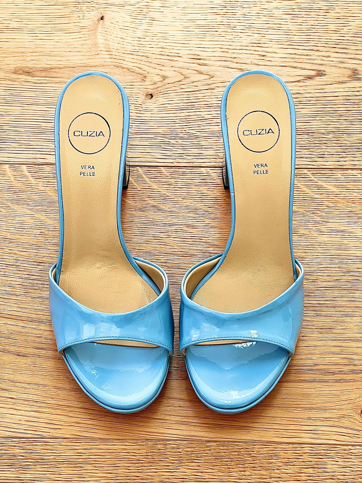 RAQUEL CUIR VERNI BLEU CLAIR