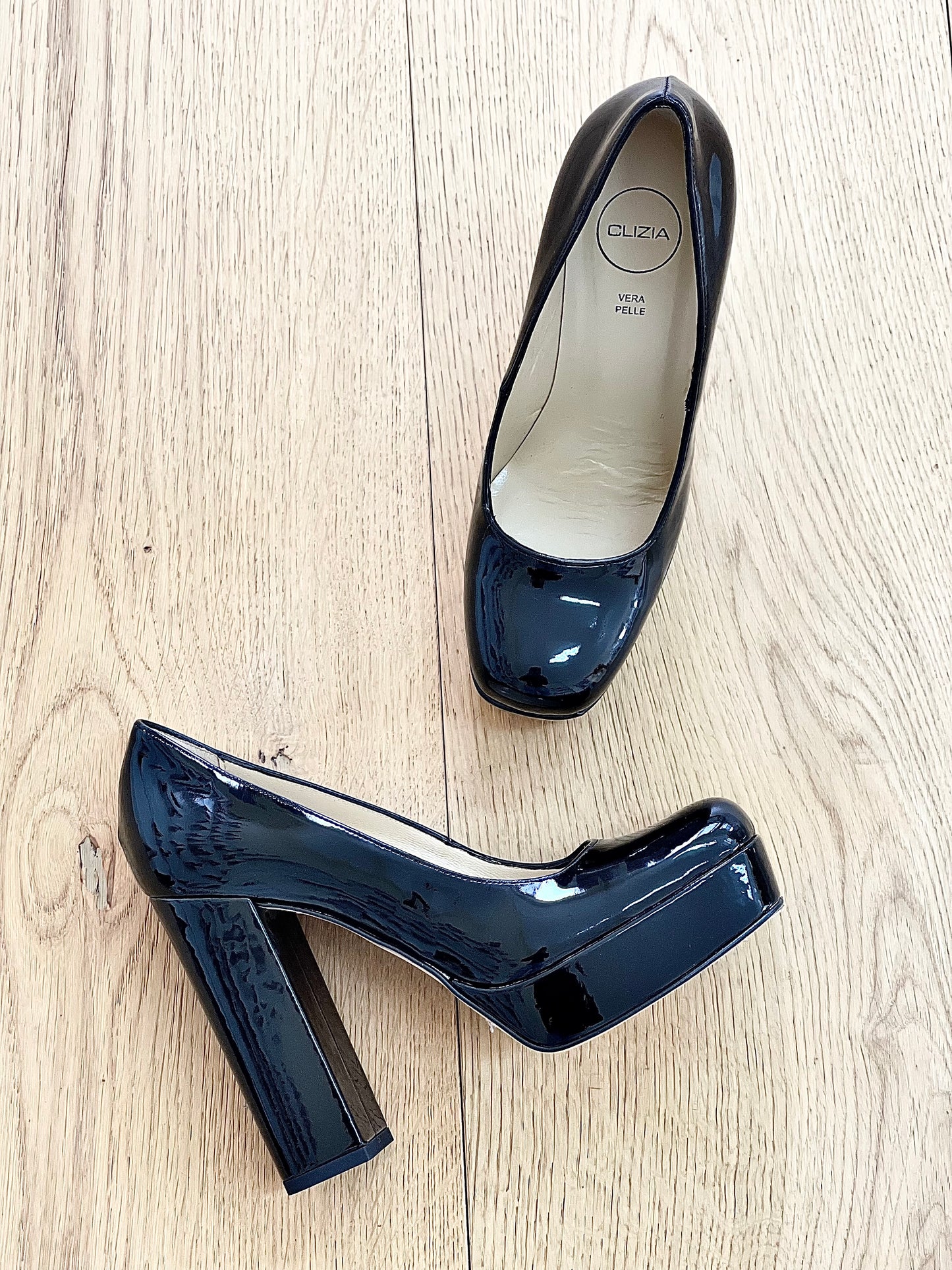 KATA CUIR VERNI NOIR