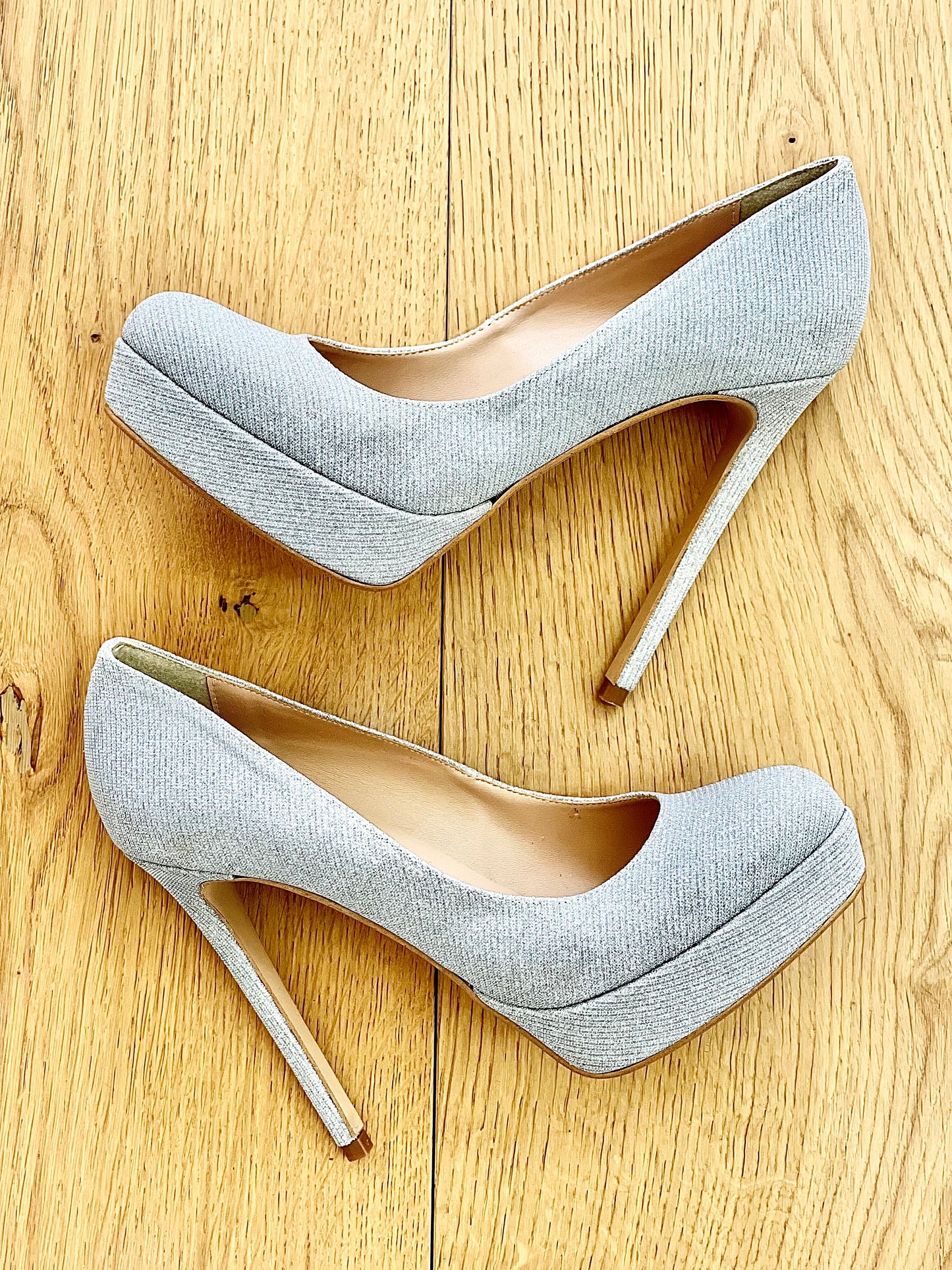 MÊME LES PAILLETTES D'ARGENT