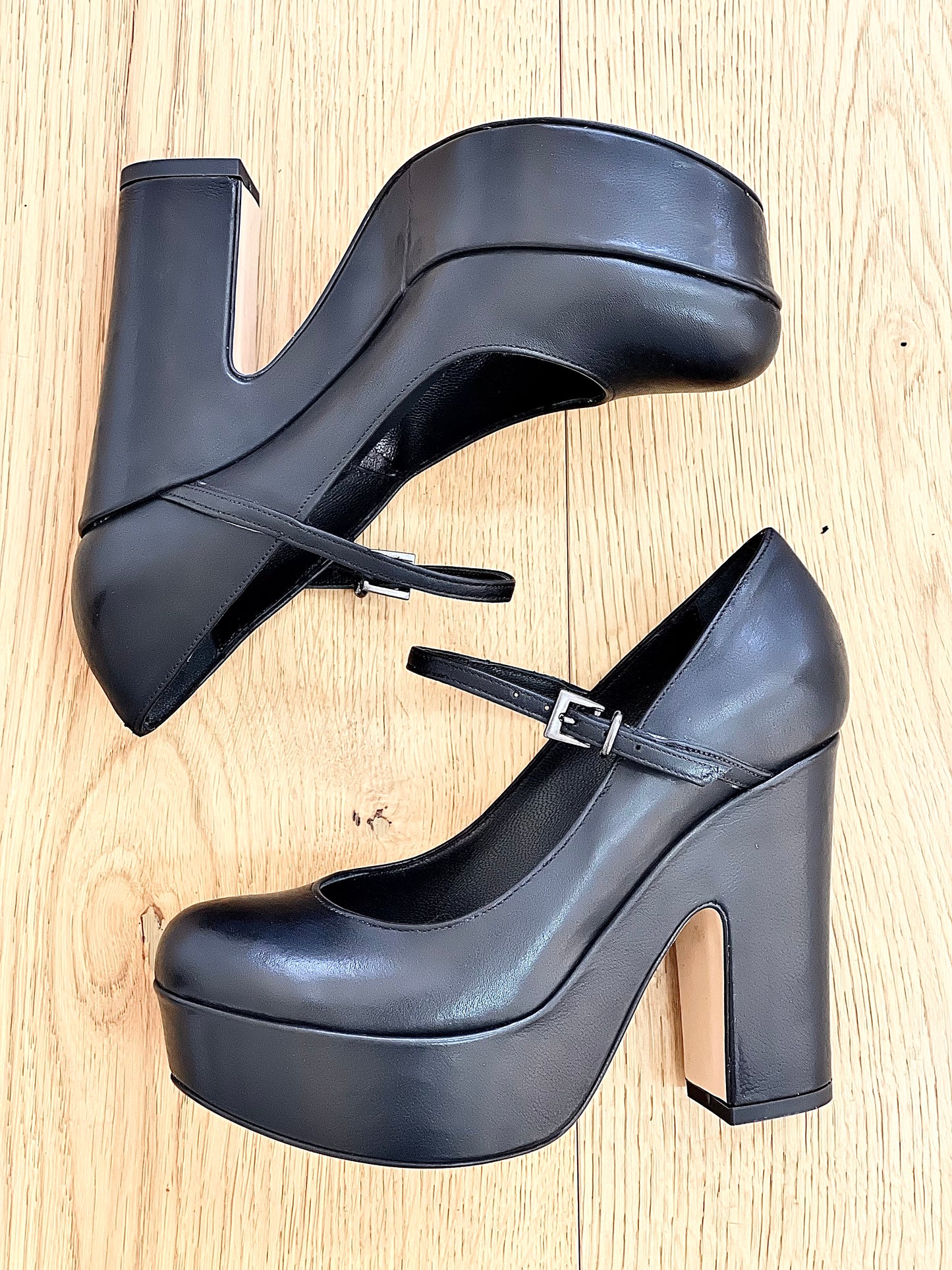 FINLEY LEATHER BLACK