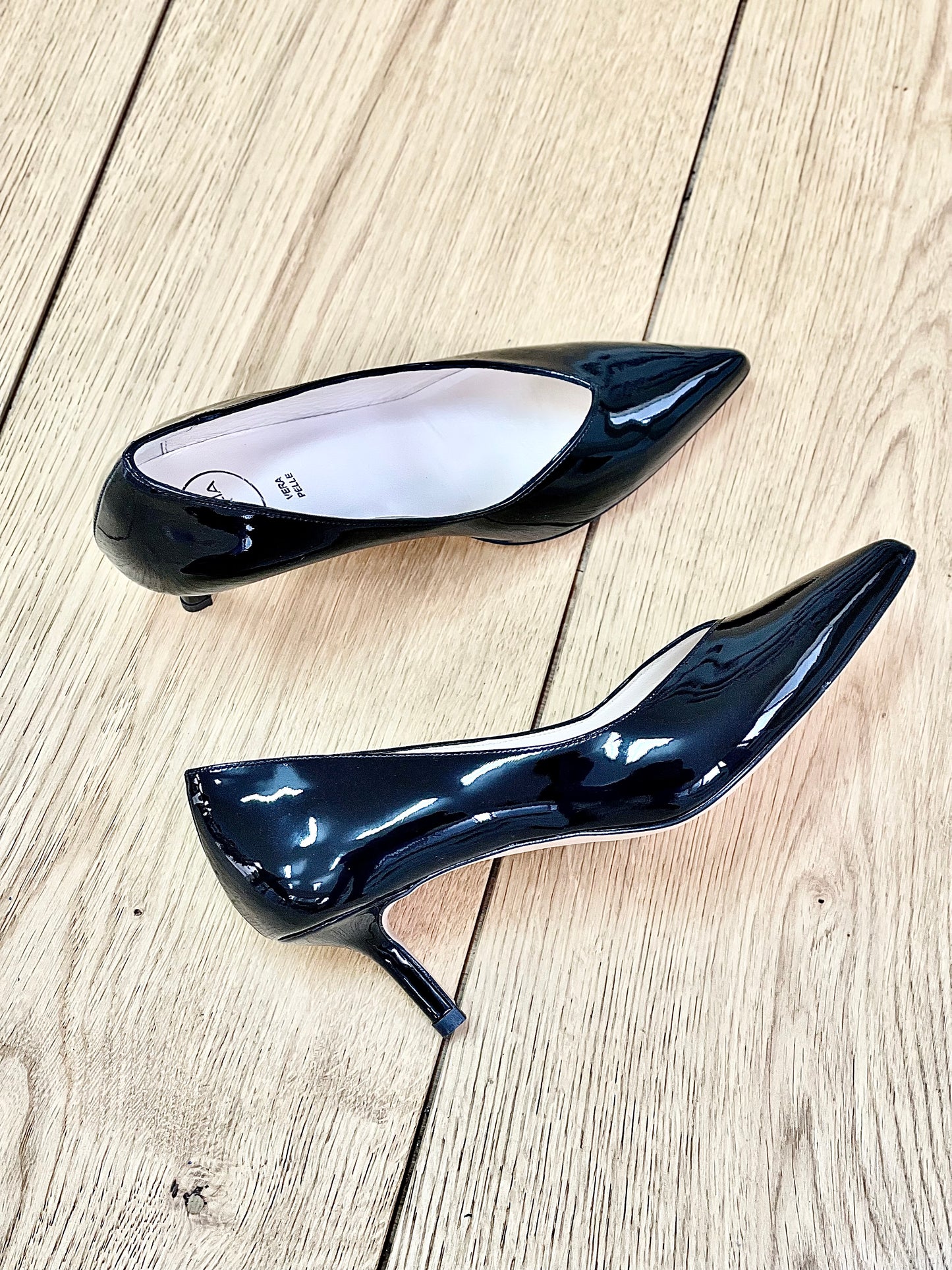 SUSAN NOIR CUIR VERNI