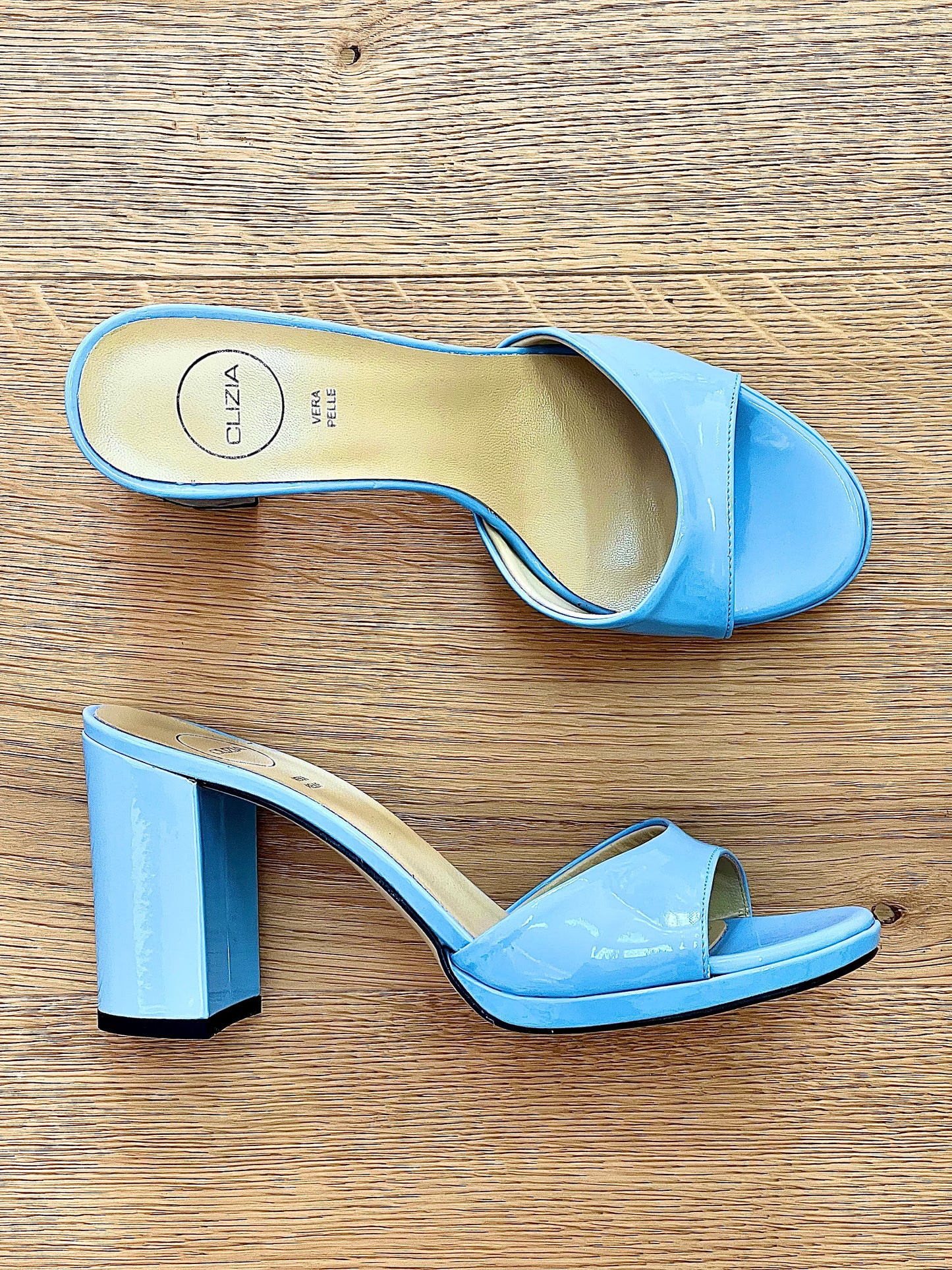 RAQUEL CUIR VERNI BLEU CLAIR