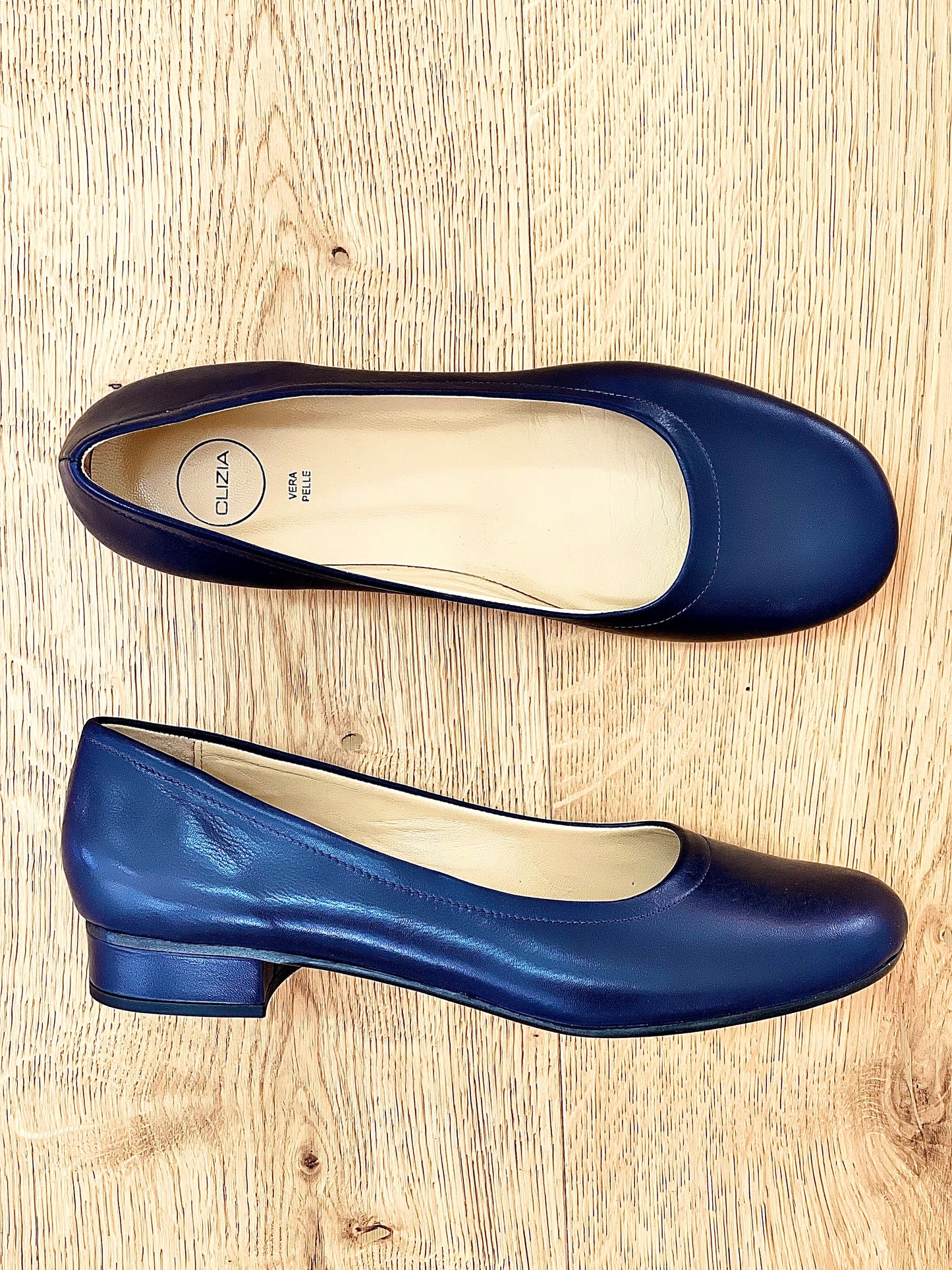 CUIR BLEU MARGE