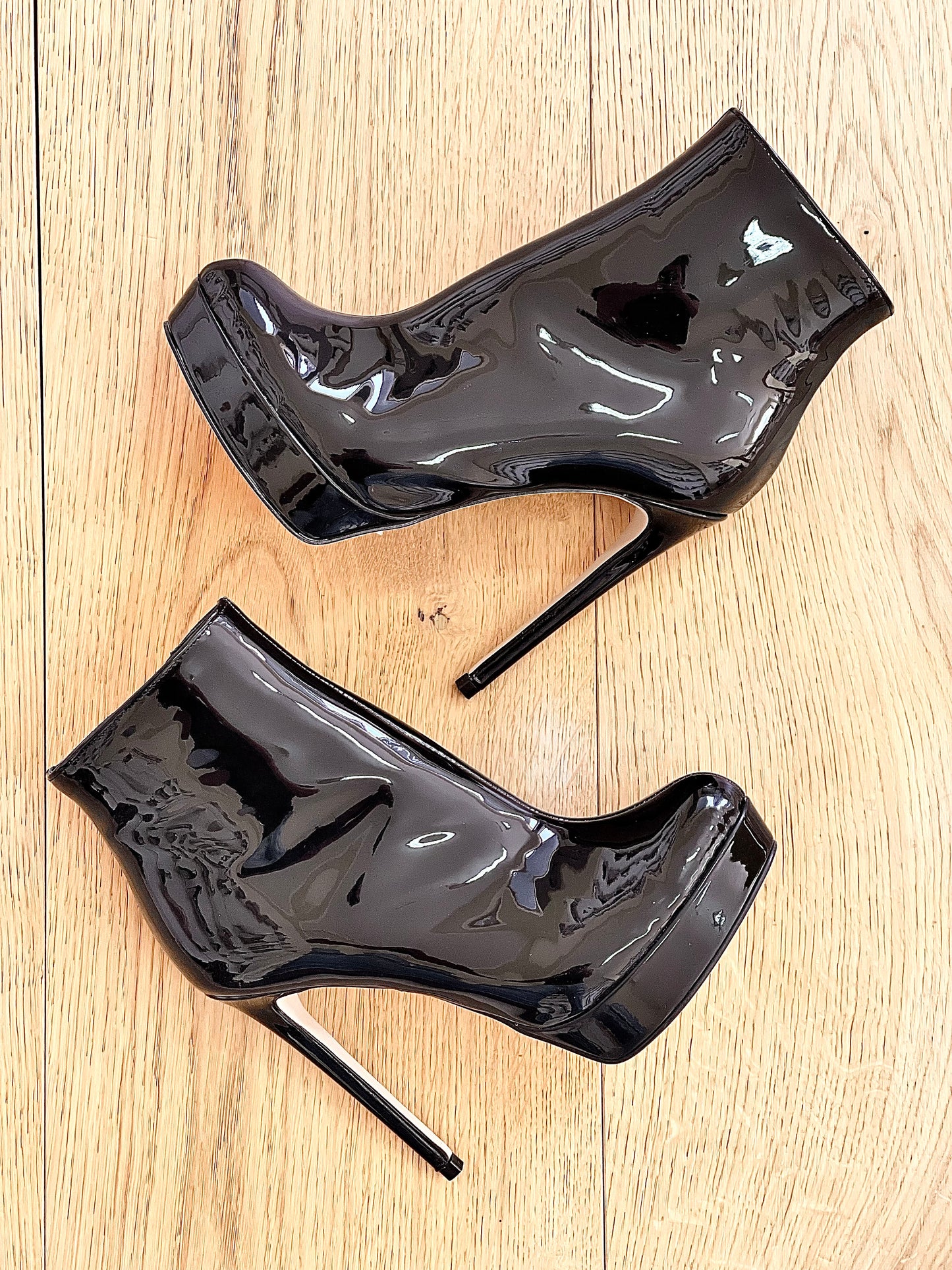 DASHA CUIR VERNI NOIR