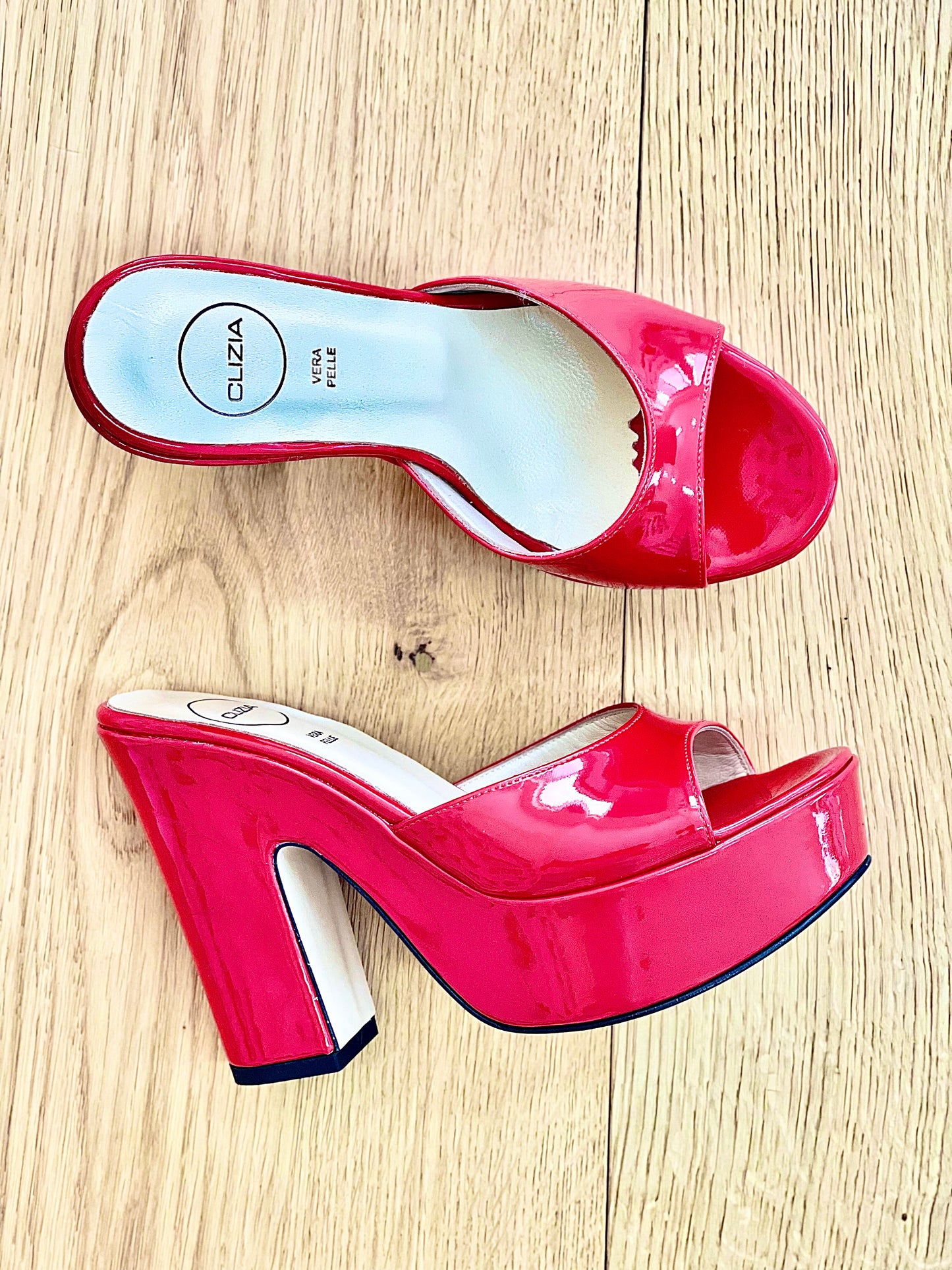 PEINTURE ROUGE LIPSEY