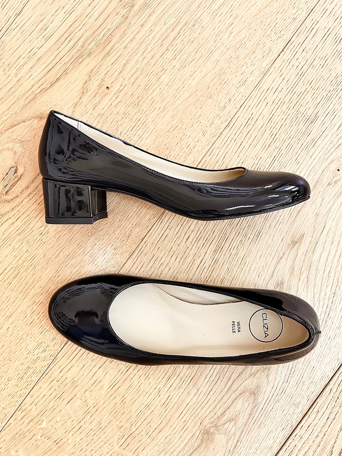 TAYLOR NOIR CUIR VERNI