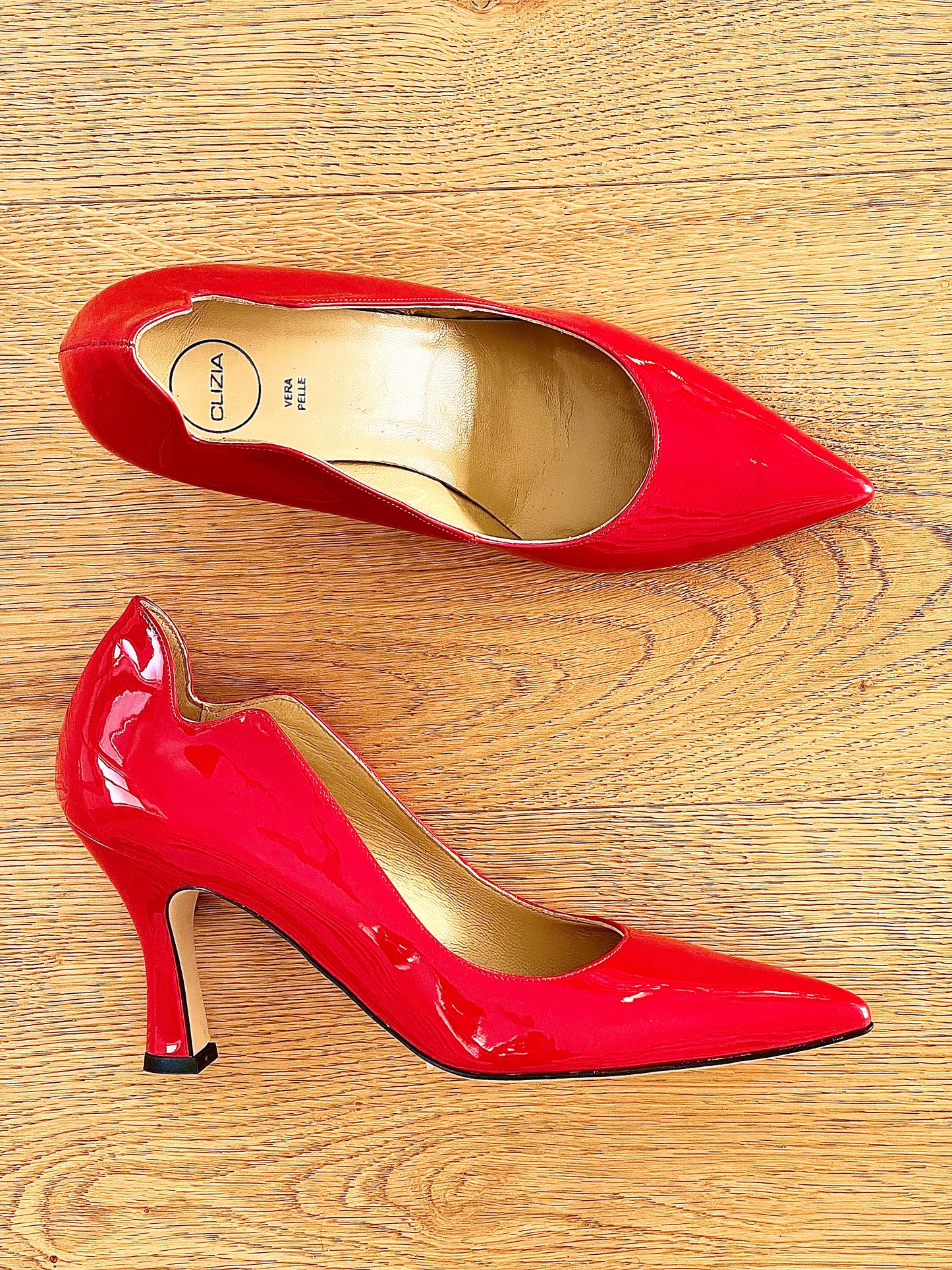 PEINTURE ROUGE VALDA